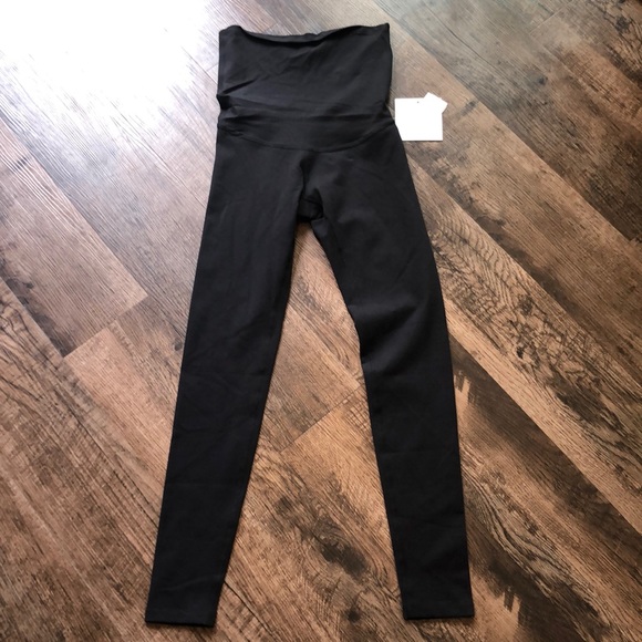 NWT! Beyond the bump by beyond yoga black leggings - Picture 2 of 7